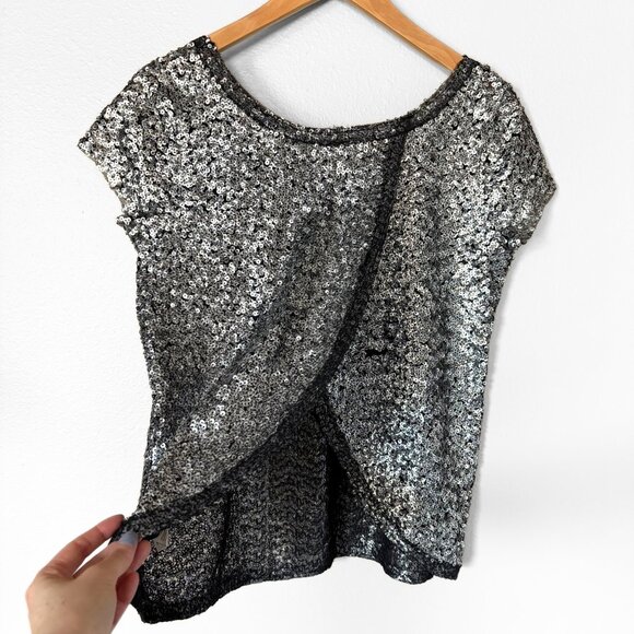 Free People Forever Sparkle Silver Sequin Scallop Back Blouse Womens Size XS - Picture 5 of 10